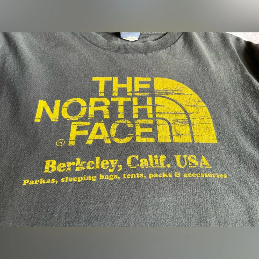 VTG The North Face Men's Grey Tee with Yellow Logo Berkeley, Calif. USA Medium